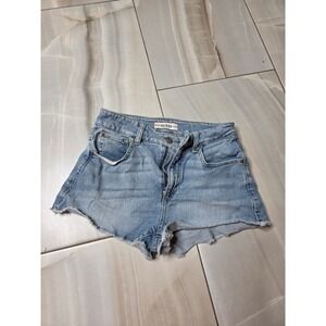 Guess Womens Light Wash Denim Cut Off Shorts Raw Hem Size 26 W02D49TA